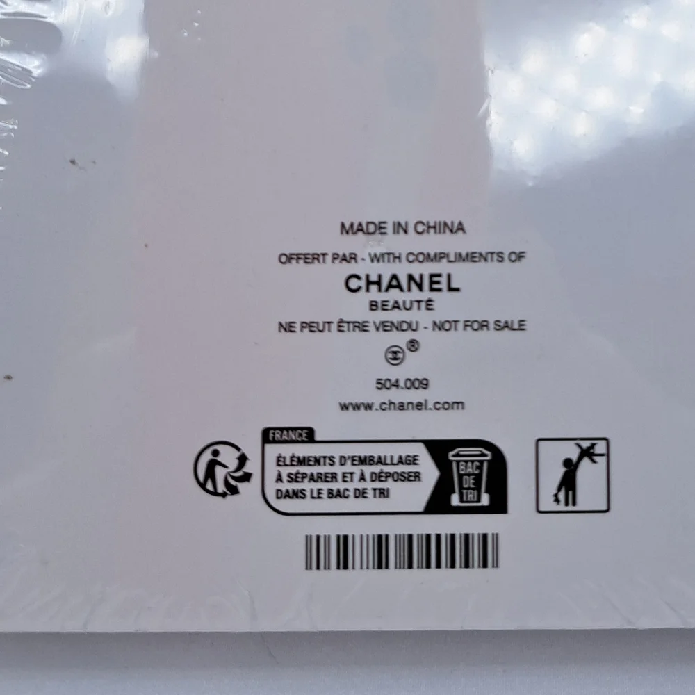 'CHANEL' DOÙBLE LOCK & KEY BOXED GIFT SET w 'CHANEL' GIFT BAG BLACK CAMILĹA ÌÌ - Picture 3 of 16